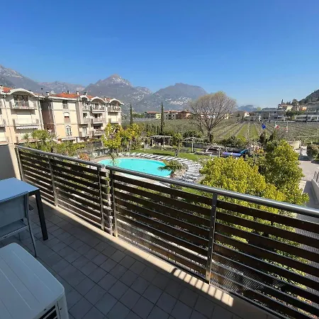 4 Limoni Aparthotel 3*