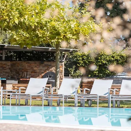 4 Limoni Aparthotel 3*